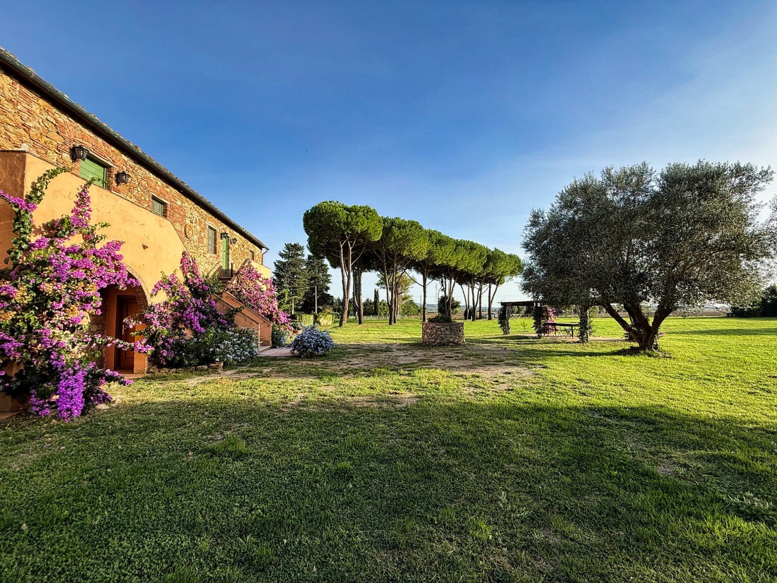 Casale La Vivaldina a Suvereto - agriturismo con piscina in pietra locale